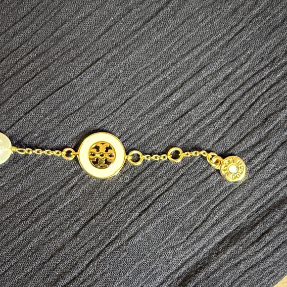 NWT Tory Burch Kira 18K-gold-plated and cultured pearl bracelet - Picture 4 of 5